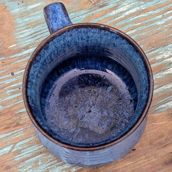 Two Bundle Of Pottery Mugs - Picture 5 of 7